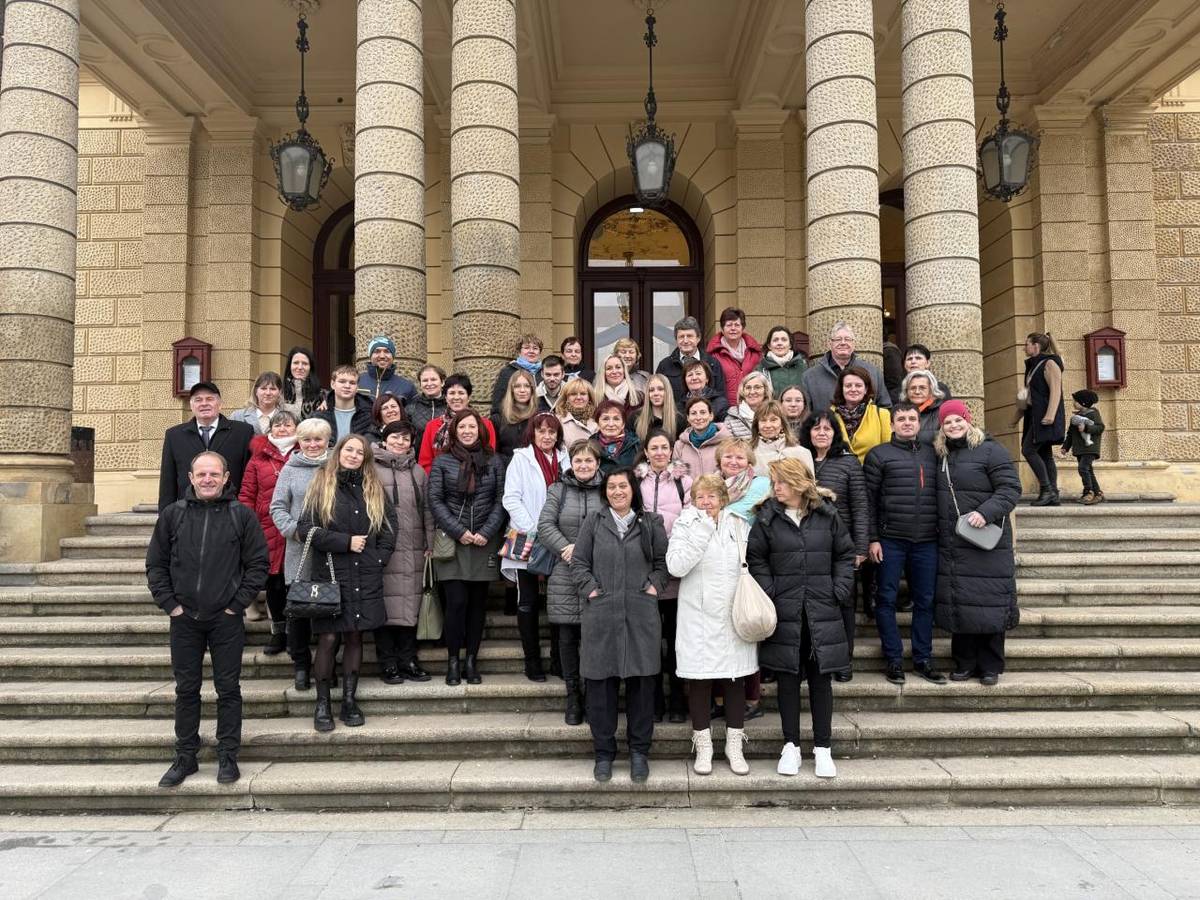 V sobotu 15. listopadu jsme vyrazili na tradiční podzimní divadelní zájezd do Prahy.