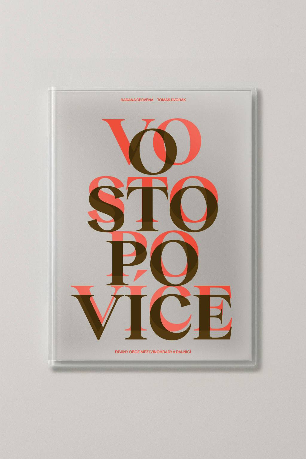 Blíží se vydání dlouho očekávané publikace o historii naší obce. Knihu Radany Červené a Tomáše Dvořáka Ostopovice: dějiny obce mezi vinohrady a dálnicí slavnostně pokřtíme ve středu 26. listopadu v naší knihovně.   Už nyní si můžete knihu předobjednat na stránkách knihovny za zvýhodněnou cenu 400 Kč  Odkaz na objednávkový formulář zde: https://www.knihovnaostopovice.cz/predobjednavka-knihy  Knihu je možné objednat i osobně a zaplatit v hotovosti v knihovně nebo na obecním úřadu. Tato nabídka platí do 10.11., poté bude kniha k mání za plnou cenu 550 Kč.