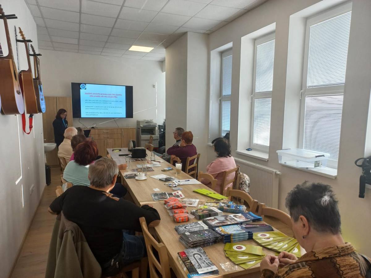 Policisté, hasiči a zástupci BESIPU, uspořádali seminář, který byl zaměřen na prevenci kriminality, požárů a dopravních nehod.