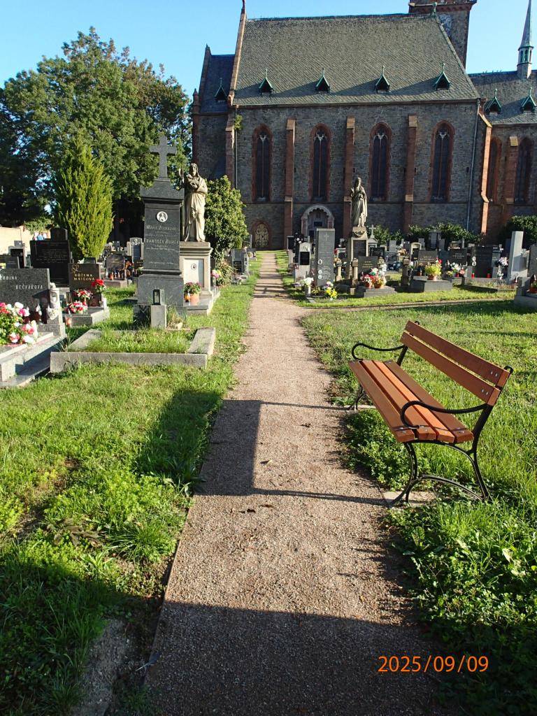 Některá místa jsou pro nás víc než jen prostorem. O místě, kde se zastavujeme a vzpomínáme.