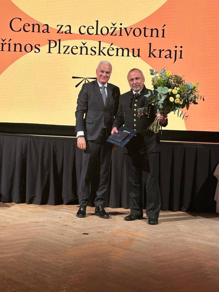 Jedním z oceněných je i občan města Stříbra a Bratrstva sv. Barbory ze Stříbra pan Karel Neuberger