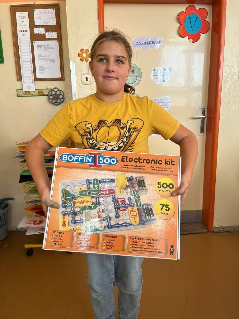Žáci 5. ročníku si opět vyzkoušeli, jaký je to báječný pocit, něco sami vytvořit. Tentokrát si vyzkoušeli, co dokáží s elektronickou stavebnicí Boffin...