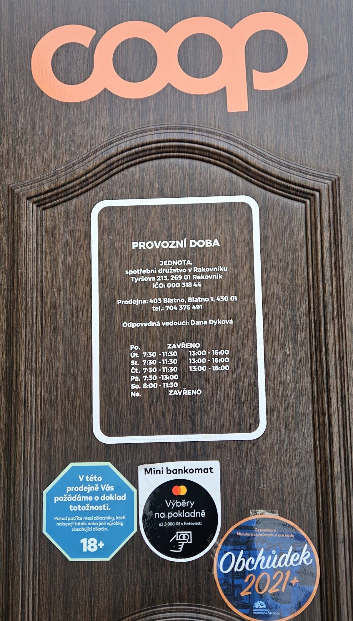 Dobrý den všem. 1/Zásilky-nechávejte si je posílat na úřad(dobírky po dohodě)a jen nám to dejte vědět,auta dopravců zapadají v horách a komplikují dopravu ostatním,nebo využijte Zásilkovnu v Blatně(ať nám ji nezruší jako jinde). 2/Prosím...V některých obcích parkují auta tak blízko silnice,že traktory odmítají provádět v místě zimní údržbu,aby nevznikla škoda na autě(např.Hrádečná,obrovský problém každý rok).(Auta patří primárně na vlastní pozemky). 3/Vaše světla u domu reagující na pohyb na silnici (je o tom psaní v Blatce)-letos už první auto v příkopu(leknutí,šlápnutí na brzdu,příkop). 4/Větve a bioodpad-prosíme v zimním období nenavážet na sběrná místa,vývoz není kvůli sněhu/ledu možný.Děkujeme za pochopení. 5/Obchůdek v Blatně bojuje o přežití a reálně hrozí,že zanikne.Zkusme mu společně pomoci a podpořit ho jakýmkoliv nákupem,zboží lze i objednat.Pomůže opravdu každý nákup.Budeme vám posílat info o akcích.S díky a přáním klidných dní ve zdraví irab,Blatno