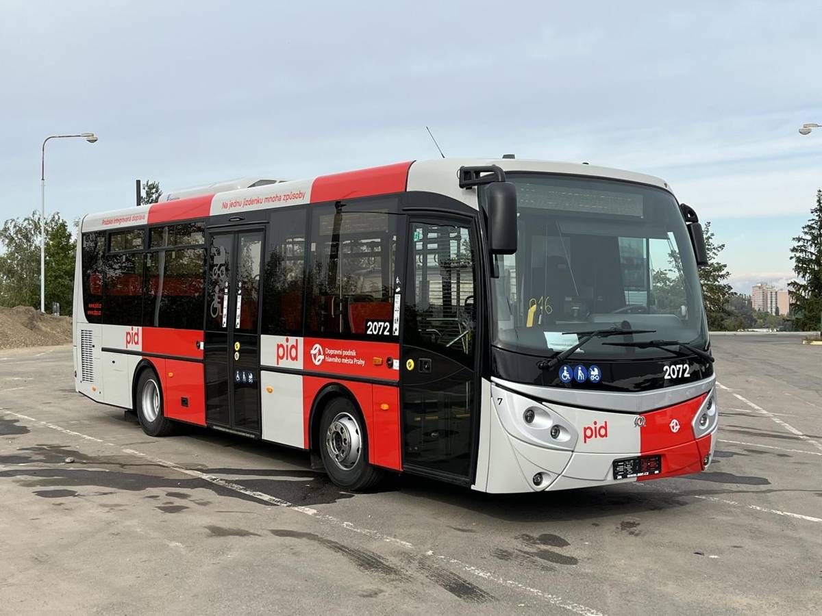 Poslední pravidelná mostní prohlídka mostu přes železnici nepřinesla vůbec dobré zprávy. Mostní inspektor a příslušný odborný prohlídkář naznali, že není možné zvýšení zatížitelnosti mostu. To sebou nese to, že dojde k částečnému omezení průjezdu standardních autobusů.....