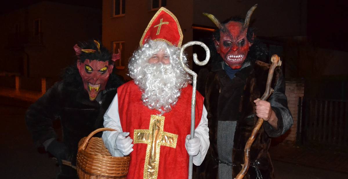 Kdo chcete poslat poslat svoje děti do pekelných kotlů, objednejte si návštěvu na tel. 776 156 888. Určitě vás v pátek 5.12. mezi 17 - 20 hodinou navštíví.