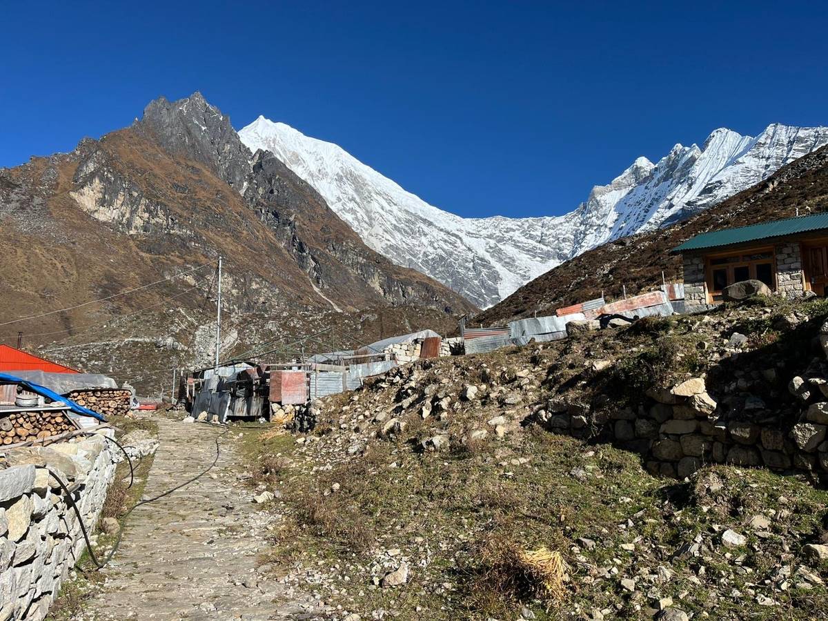 Naši rodáci Saša a Vojta Mikulášovi zvou na přednášku, která vás přenese až do údolí Langtangu v Nepálu. Saša se výpravy účastnil společně se synem Vojtou, jeho manželkou a dalšími čtyřmi přáteli — a právě z této třítýdenní cesty vznikla podmanivá fotodokumentace i videa, která uvidíte jako první. Povídání o horách, lidech i místní kultuře doplní autentické záběry z jednoho z nejkrásnějších nepálských treků. 📍 Ústí nad Orlicí – Malá scéna 🗓 25. 11. 2025 v 17:30 🎟 Vstupné dobrovolné Budeme rádi, když přijdete — a klidně událost sdílejte dál, ať se o ní dozví i ostatní. 👉 Odkaz na akci: https://facebook.com/events/s/nepal-langtang-trek-v-male-sce/878609168063706/