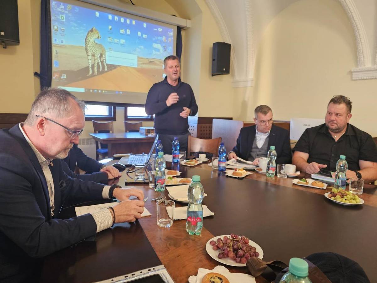 Setkání starostů obcí tvořících územní obvod obce s rozšířenou působností Hranice se konalo ve středu 19. listopadu 2025 od 10:00 hodin. Akce se uskutečnila ve velké zasedací místnosti Městského úřadu, kde se účastníci seznámili s klíčovými informacemi z různých oblastí.