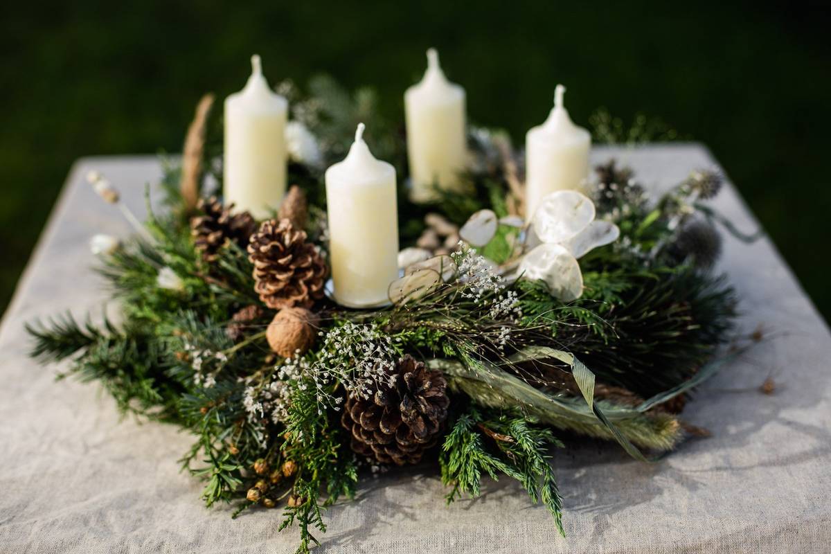 Svatoslavský svařáček a rozsvícení vánoční výzdoby Tak jako každý rok, tak i letos si poslechneme koledy, vystoupí děti z MŠ, popijeme svařáček a rozsvítíme vánoční výzdobu. Sobota 29. 11. 2025 v 17:00 hodin u Návesního rybníka Vzhledem k událostem posledních dní, bude možné na podporu rodiny Brožových přispět materiální podporou (např. plenky vel. 3, 4, kojenecké mléko Nutrilon 1, drogerie, čistící a sanitární prostředky, ...), pro ty, kteří by raději přispěli finančně, bude na stole u svařáku umístěna kasička, jejíž prostředky budou použity na stavební materiál. Zároveň nám dovolte poděkovat Vám všem, kteří se podíleli na záchraně majetku a kteří již přispěli jakoukoliv formou, stejně tak i Vám, kteří se podílí na likvidačních pracích! Obec Svatoslav