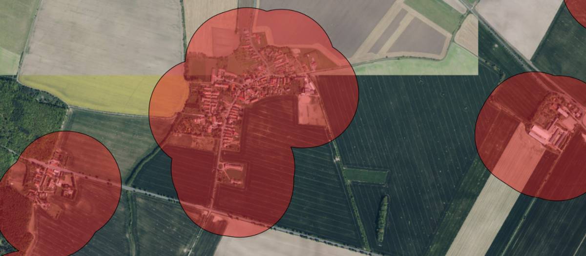 ve znění zákona č. 344/2025 Sb., jehož účinnost nastane 1. prosince 2025, ve svém § 35b zakazuje odpalovat pyrotechnické výrobky a užívat pyrotechnické výrobky k provedení ohňostrojné práce nebo ohňostroje ve vzdálenosti do 250 metrů od níže uvedených objektů.