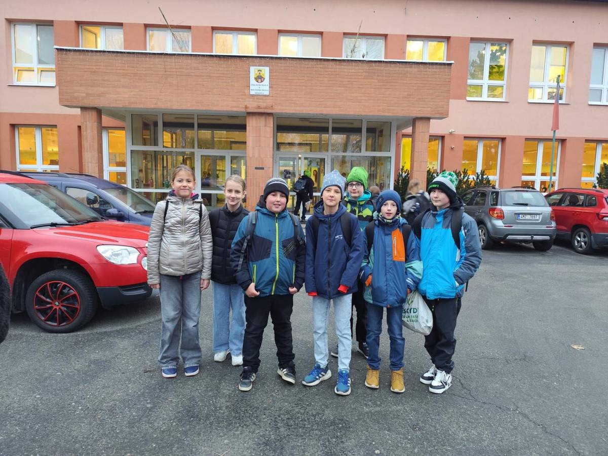 Spoustu zábavy, aktivit, her a tvoření si pro nás nachystali učitelé ze Struhláku.