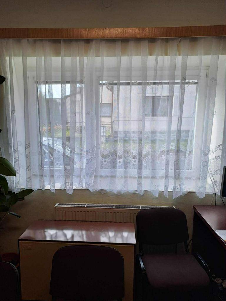 Stále se snažíme zdokonalovat, modernizovat ... proměnou prošel i náš Obecní úřad. Během třech let jsme udělali spoustu viditelných i neviditelných změn k lepšímu, malá úprava kanceláře byla jedna z nich. Aneb jak jsme před 3 lety začínali a jak to máme dnes.