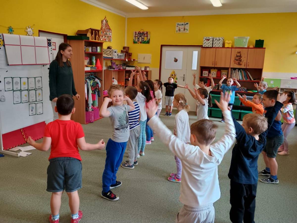 Včeličky hlásaly počasí.