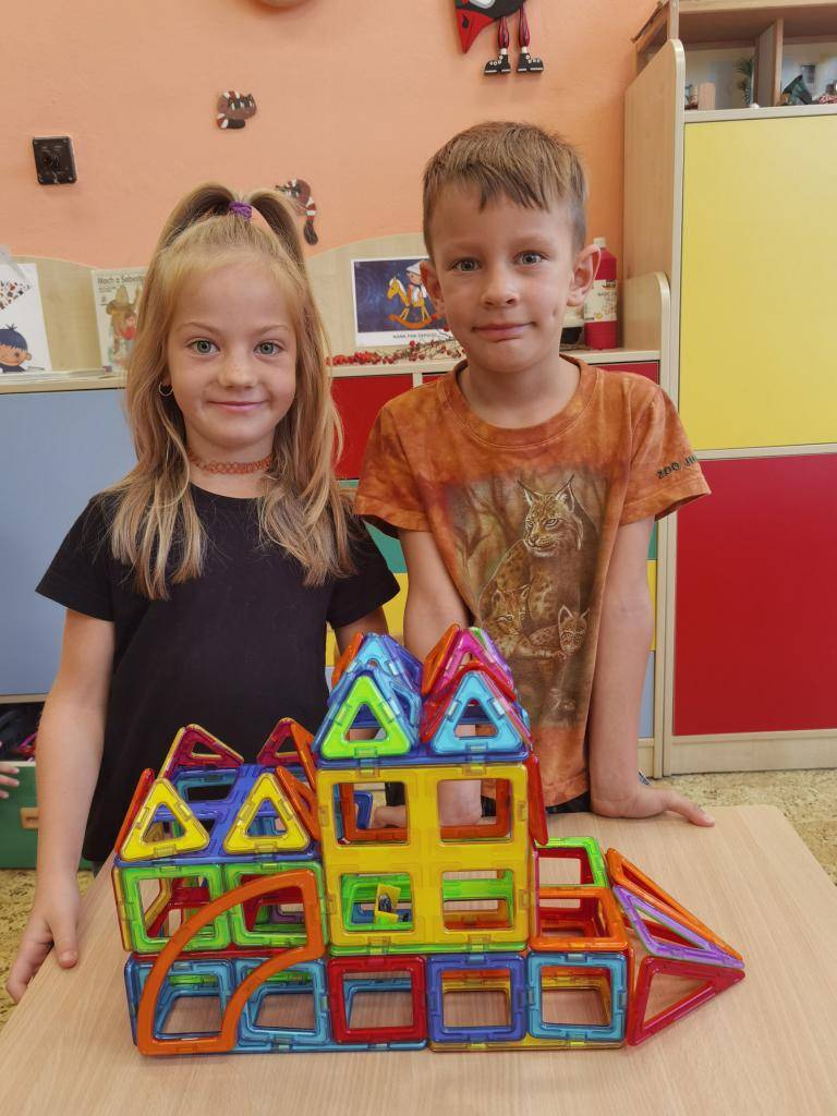 Představujeme vám malé, ale velmi nadané architekty, kteří v družině uskutečnili plno zajímavých projektů.