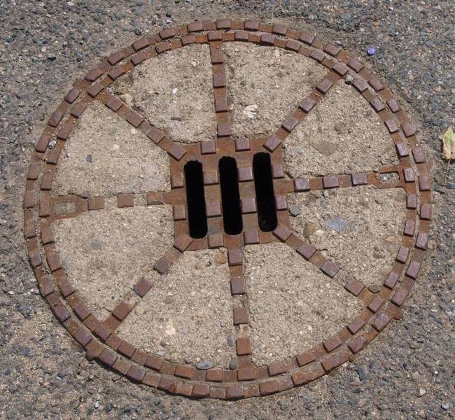 Oznamujeme občanům, že od 1. ledna 2026 dojde ke zvýšení příspěvku do FONDU OBNOVY VODOHOSPODÁŘSKÉHO MAJETKU OBCE     o 5 %. Nová výše příspěvku bude 1 458 Kč. Splatnost příspěvku bude do 31.03.2026.