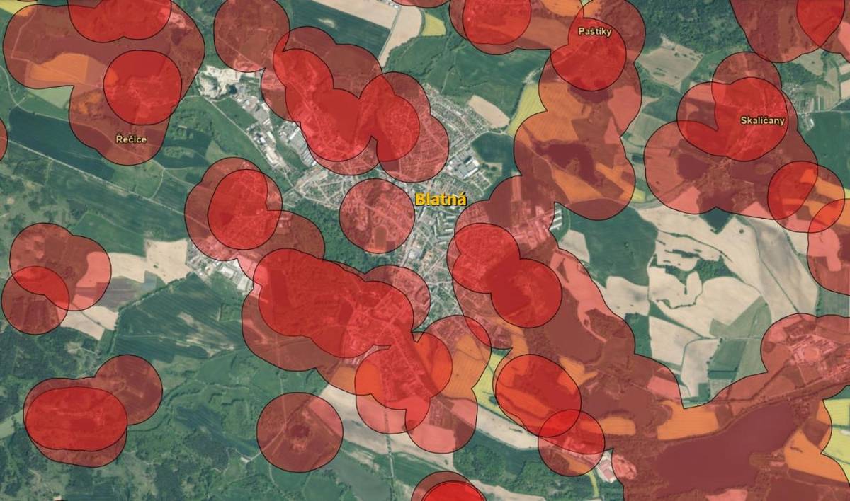 Mapa obsahuje zóny, ve kterých je zakázáno zacházet s pyrotechnickými výrobky s výjimkou kategorie F1 podle § 35b zákona č. 344/2025 Sb., a § 16 zákona č. 114/1992 Sb.. Účinnost zón s omezeným používáním pyrotechniky je stanovena od 1. 12. 2025
