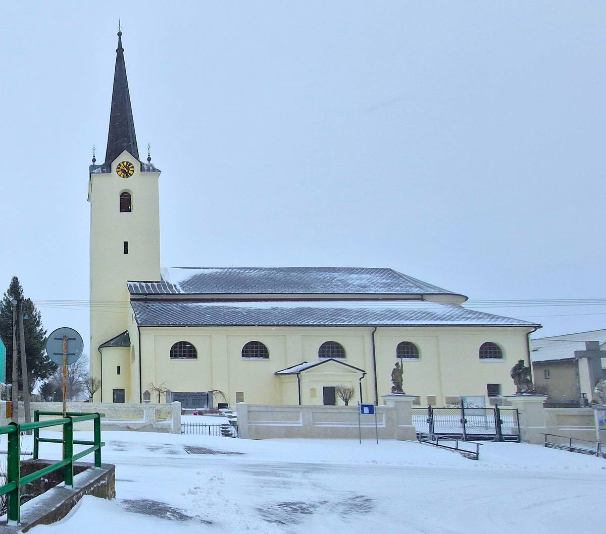 Farnost Jindřichov srdečně zve na mši do kostela sv. Mikuláše v Jindřichově, která se koná v neděli 7. prosince 2025 v 11:00 hodin.   Na závěr mše svaté bude návštěva sv. Mikuláše  s překvapením pro děti.