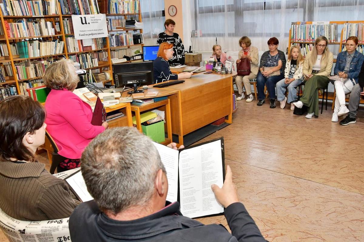 Aj tohtoročná Noc literatúry priblížila všetkým zúčastneným návštevníkom regionálnu literatúru prostredníctvom série verejných čítaní v zaujímavých priestoroch.