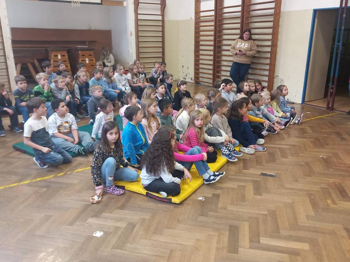 Školní družina absolvovala zajímavou přednášku o myslivosti.