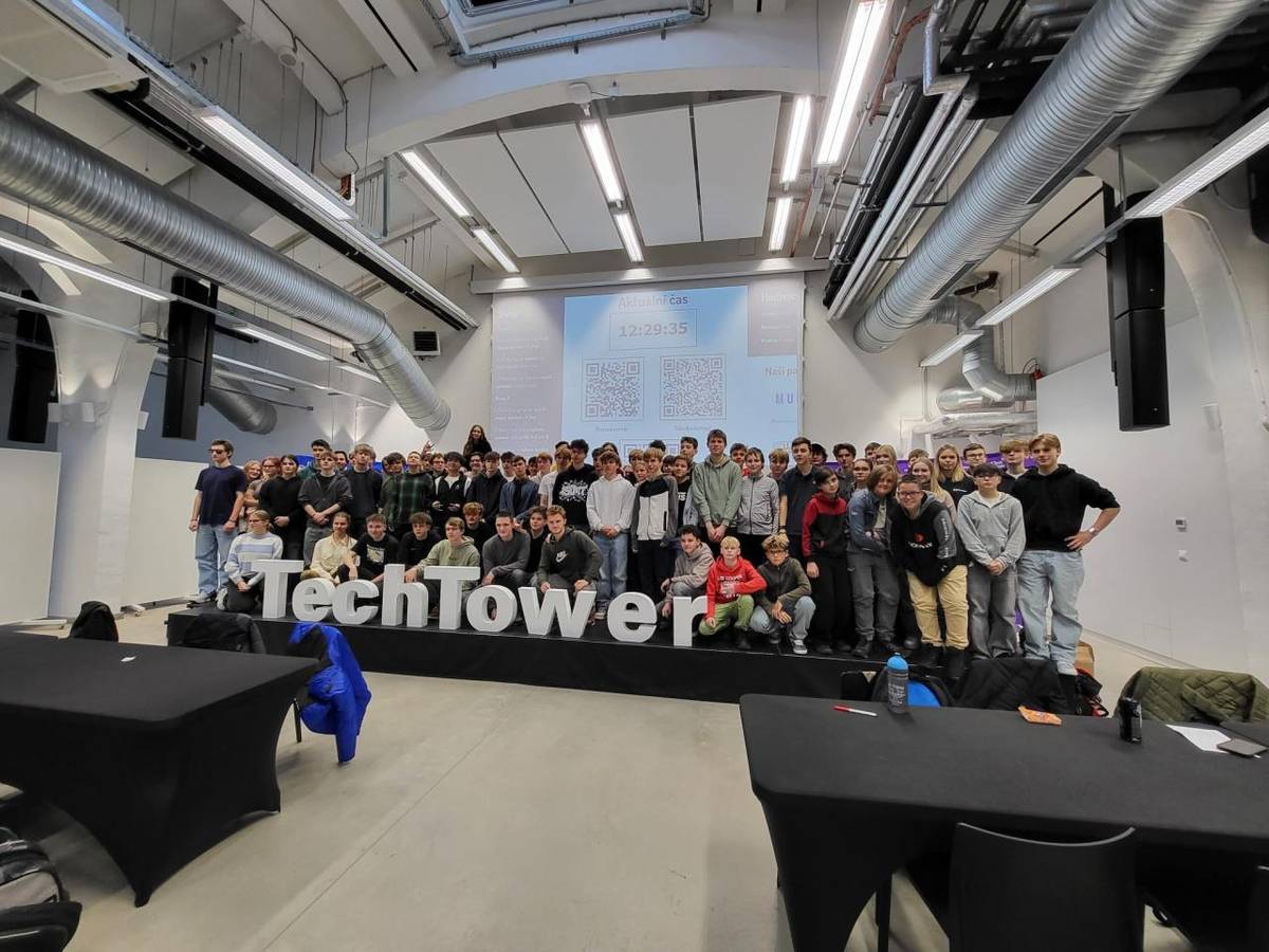 Náš tým žáků z 8. ročníku: D. Dušek, O. Němec a V. Záruba se umístil na 4. místě v krajském kole turnaje.  Gratulujeme a děkujeme za reprezentaci školy.