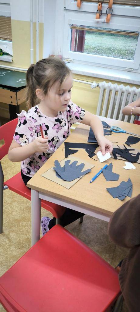 Listopad byl ve školní družině ve znamení pestrých aktivit, do kterých se děti zapojovaly s velkým nadšením.