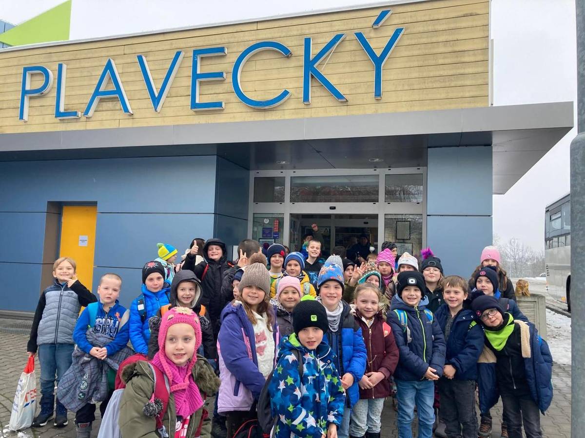 25.11. žáci 1., 3. a 4. ročníku zahájili letošní lekce plavání. Děti se už těší na další lekce.