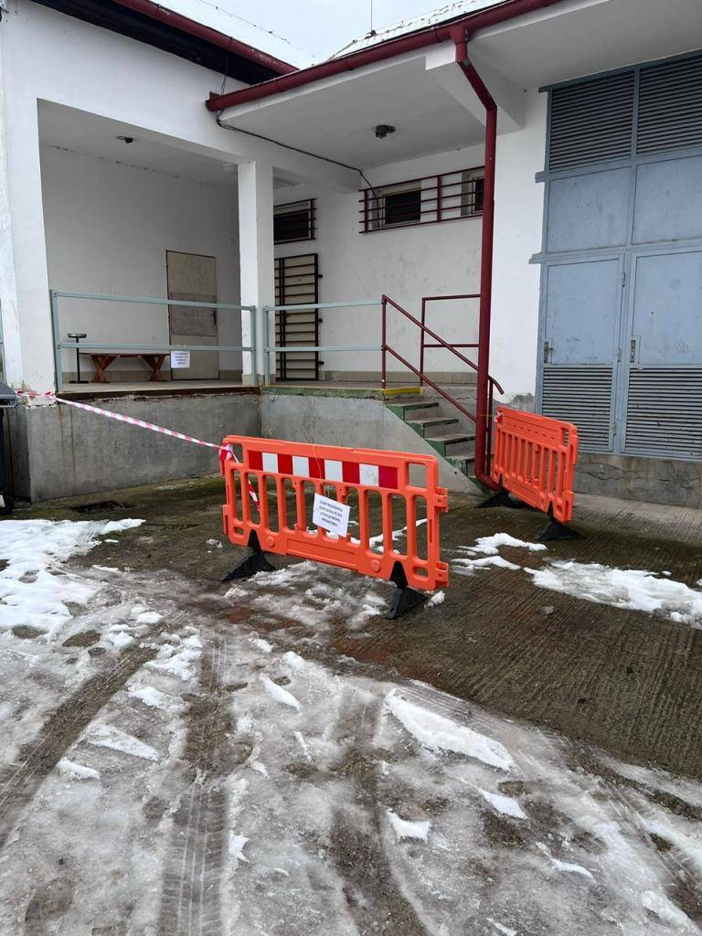 Od čtvrtka 27. listopadu 2025 do neděle 30. listopadu 2025 mohou občané obce bezplatně odkládat veškeré elektrozařízení. Odkládací místo se nachází u budovy Levels, vedle kontejnerů na tříděný odpad. Odkládací místo je řádne označeno.