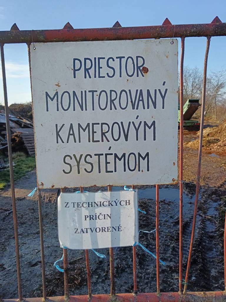 Oznamujeme občanom, že z technických dôvodov bude obecné kompostovisko uzatvorené. O ďalších zmenách vás budeme informovať.