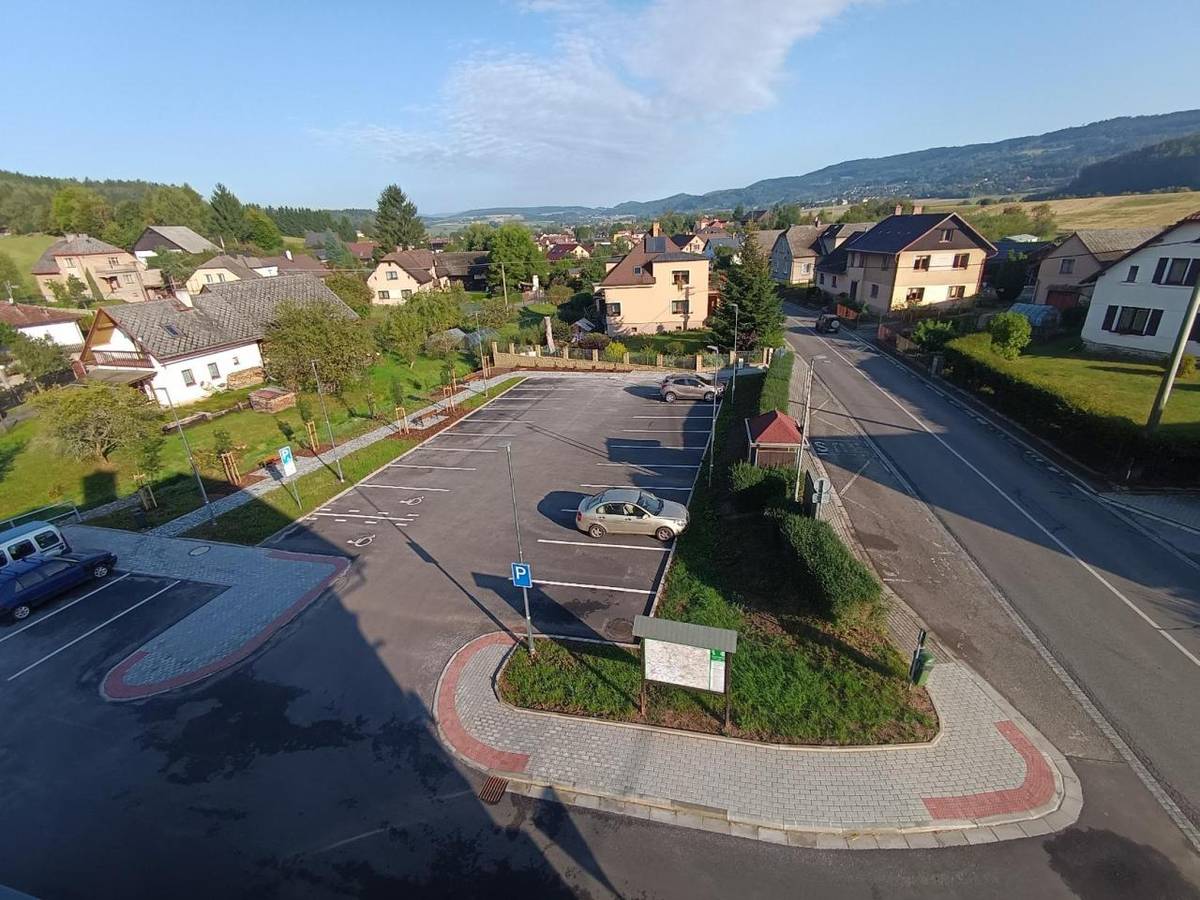 Několik měsíců nám zabrala příprava podkladů ke kolaudačnímu řízení, ale povedlo se.   25. listopadu zdárně proběhla kolaudace nového parkoviště u kulturního domu - letošní největší investice v obci...