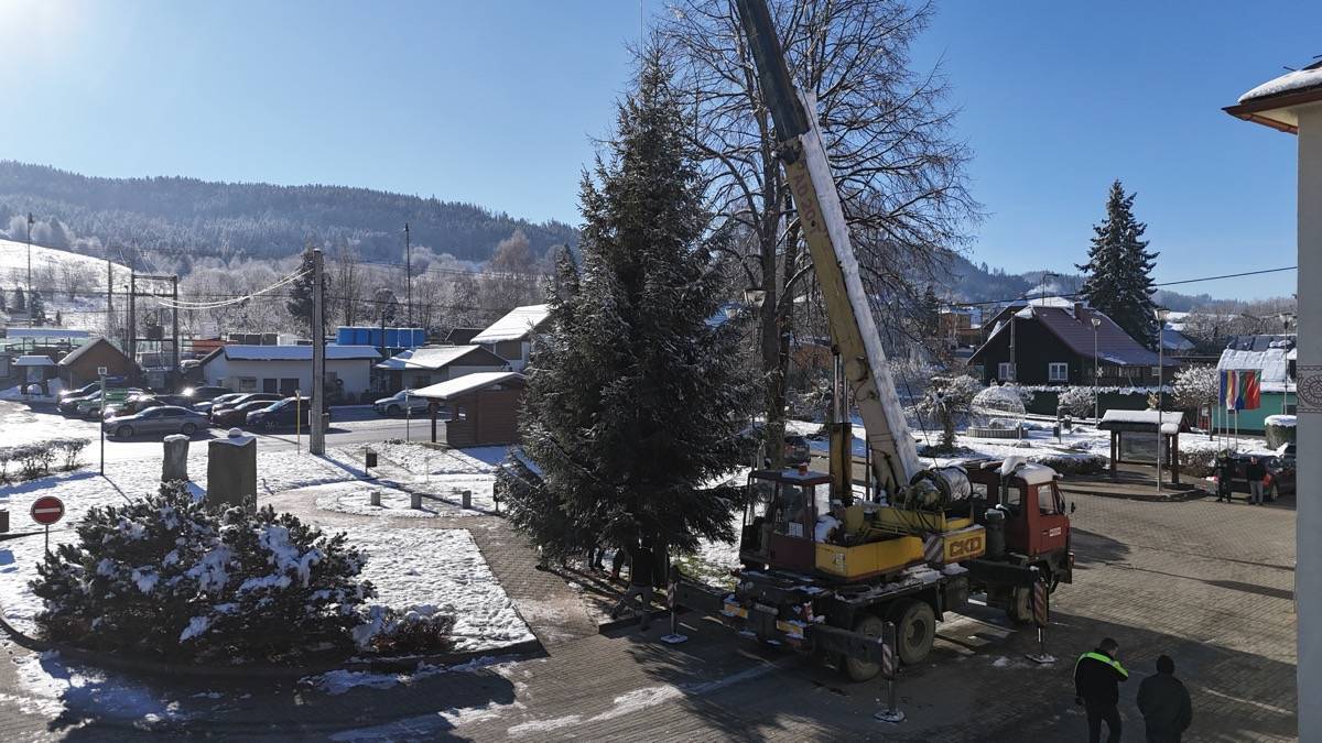 Tohtoročný vianočný stromček, ktorý bude zdobiť centrum našej obce, daroval pán Jozef Sojka. Čítať ďalej…