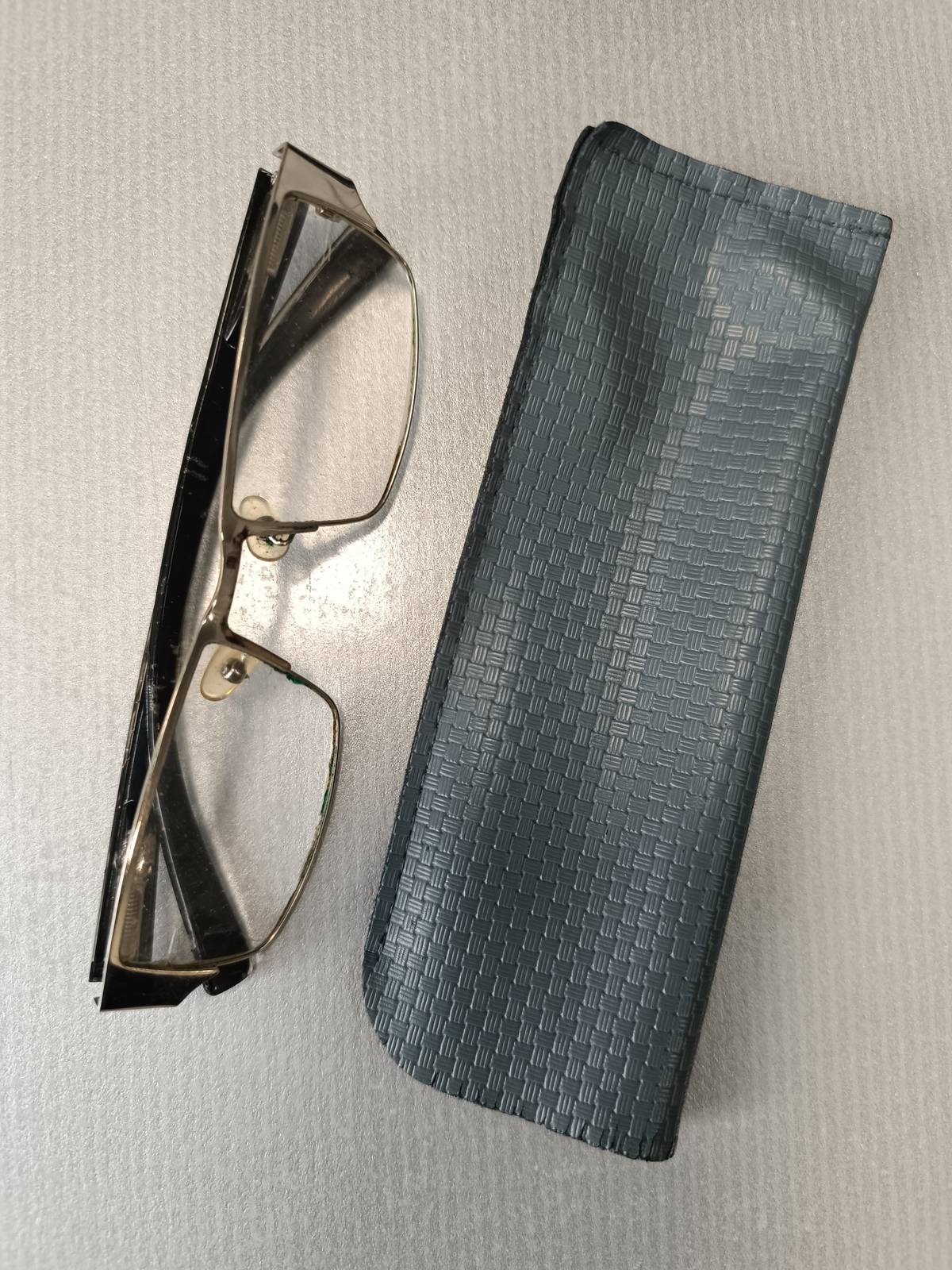 Vážení občané, na lavičce směr Hrádek byly nalezeny dioptrické brýle.  K vyzvednutí jsou nyní na městském úřadě.  Město Habartov