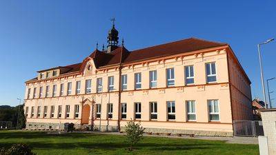 V pondělí 3. listopadu v naší třídě proběhl třetí a čtvrtou hodinu místo přírodopisu preventivní program Zrcadlo.