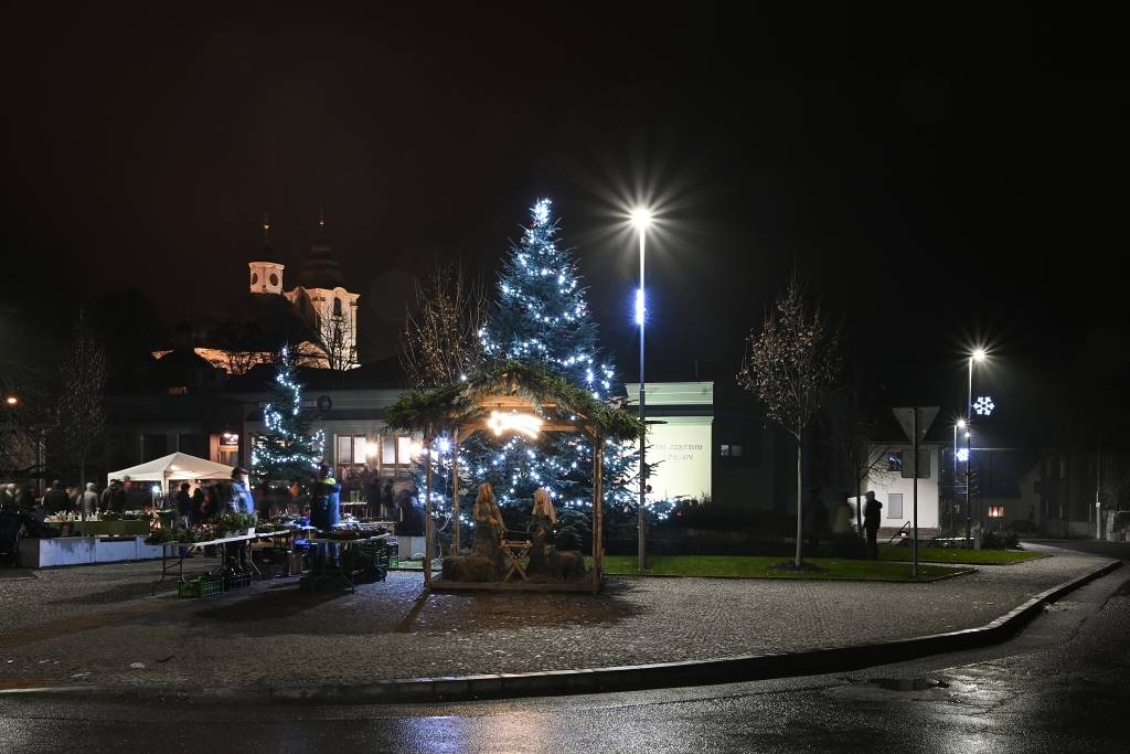 V sobotu 29. listopadu proběhlo v centru Sepekova tradiční rozsvícení vánočního stromu.