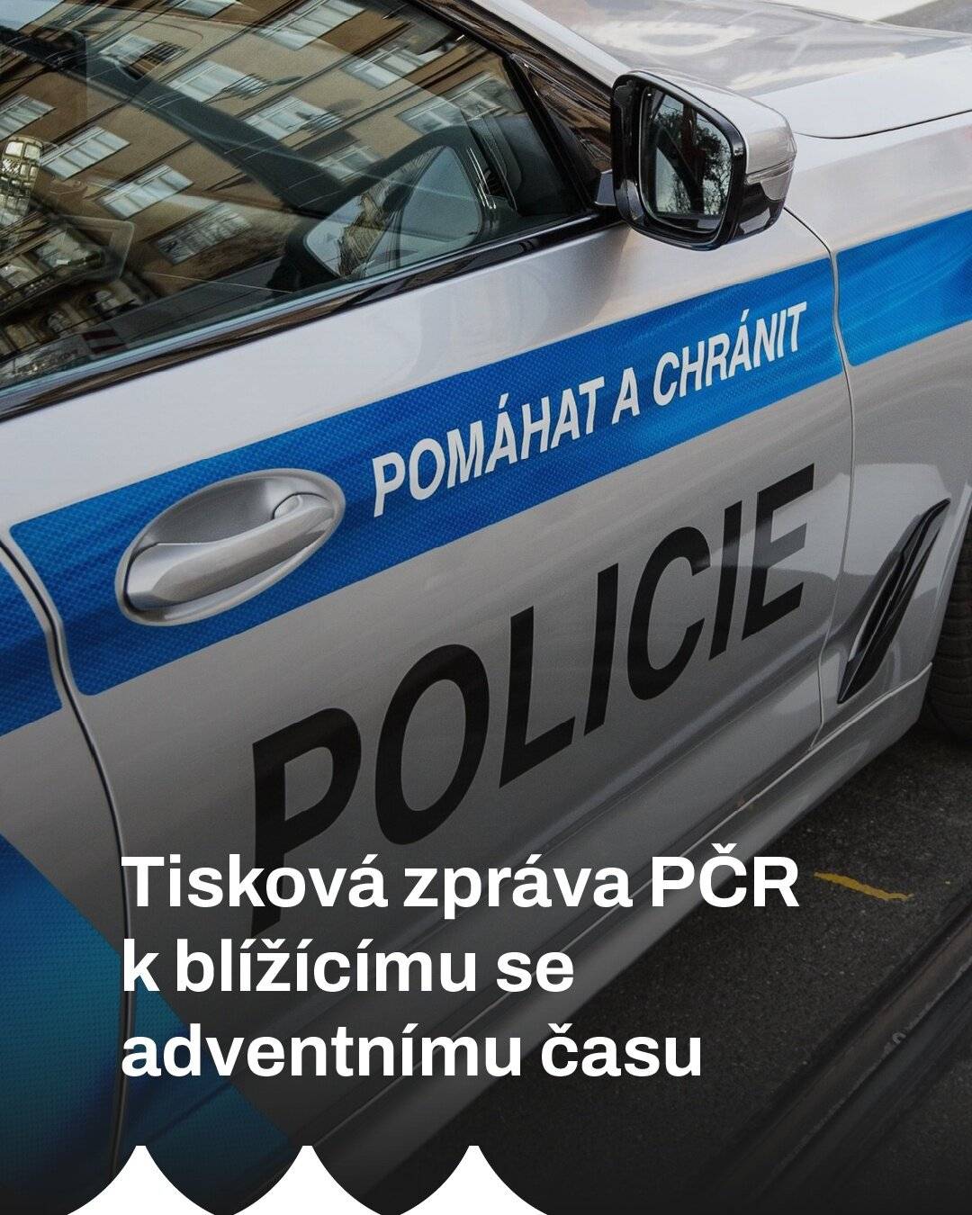 Tisková zpráva Policie české republiky k blížícím se vánočním svátkům. Na co si dát pozor a u čeho být opatrní? Udělejme vše pro to, aby Vánoce zůstaly svátky klidu a míru.Adventní čas se nám pomalu, ale jistě blíží, a tak se na něj samozřejmě připravuje i naše krajské ředitelství. Jedná se o dobu, kdy se na náměstích, nádražích, v obchodních centrech a podobných lokalitách pohybuje zvýšený počet osob. Proto na takových místech v rámci bezpečnostního opatření můžete opět vidět větší počet našich sil i prostředků, a to včetně policistů s dlouhými zbraněmi a balistickou ochranou především z řad pořádkové policie. Spolupracujeme i s dalšími partnery, jakými jsou například Městská policie Plzeň, státní správa či samospráva. Chceme udělat maximum pro to, abyste se v ulicích cítili v průběhu tohoto krásného předvánočního času co možná nejbezpečněji. A zapomínat nebudeme ani na silnice, kde mají bezpečnost a plynulost silničního provozu na starost především kolegové z dopravních inspektorátů. Toto období je bohužel spjato i s většími riziky různých forem majetkové trestné činnosti, ať už mluvíme o kapesních krádežích až po sofistikované internetové podvody. Pachatelé dobře vědí, že lidé jsou před Vánocemi více rozptýlení, ve spěchu a věnují méně pozornosti svým osobním věcem i bezpečnému chování na internetu.