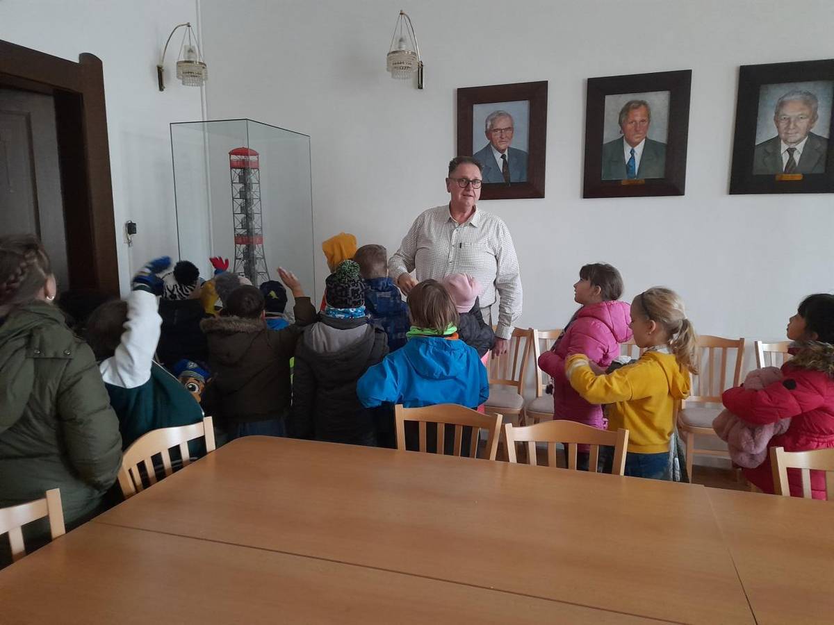 Návštěva radnice a prohlídka jejich prostor v doprovodu pana starosty byl pro nás velký zážitek.