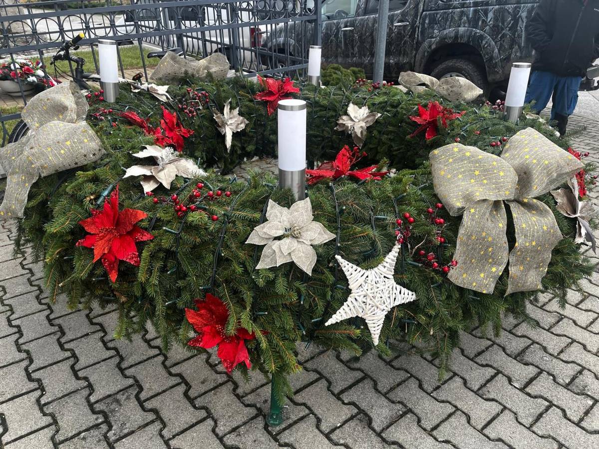 Zima je obdobie, počas ktorého sa tešíme na najkrajšie sviatky v roku - Vianoce. Predvianočné obdobie sa začína štyri týždne dopredu – adventom.