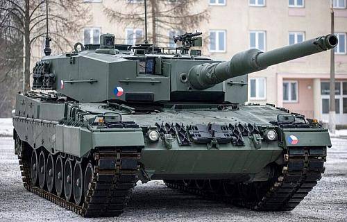 Upozorňujeme zejména na zvýšený přesun tanků Leopard 2A4 po hlavní komunikaci mezi obcí Boletice a železniční vlečkou Polečnice, a to v doprovodu vojenské policie.
