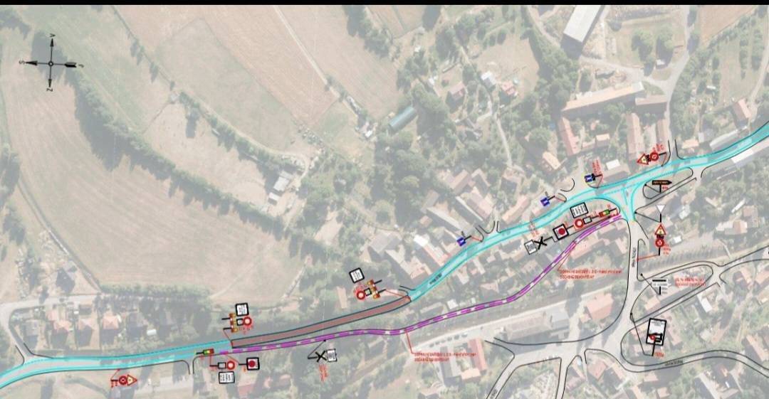 Oprava opěrné zdi v Radešínské Svratce se prodlužuje do 28. 2. 2026!   Z důvodů opravy opěrné zdi u č.p. 15 bude silnice II/360 v termínu 29.9. 2025 - 21.12. 2025 na tomto místě uzavřena. Objízdná trasa pro veškerou dopravu bude vedena přes Bobrovou-Zvole-Branišov-Křídla-Nové Město na Moravě. Jízda po souběžné místní komunikaci bude omezena pouze pro autobusy linkové dopravy, vozidla IZS, dopravní obsluhu a vozidla s povolením OÚ Radešínská Svratka. Doprava bude řízena semafory. Povolení si můžou občané vyzvednout v kanceláři OÚ po nahlášení čísla registrační značky.