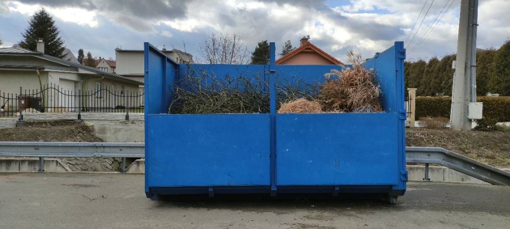 Vážení občané,  jsou přistaveny na obvyklých stanovištích kontejnery na zahradní odpad. Odvezeny budou ve čtvrtek 18. 12. 2025.