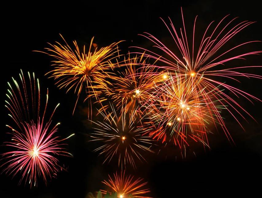 Upozorňujeme občany na platnost zákona č. 344/2025 Sb., o pyrotechnických výrobcích a zacházení s nimi a o změně některých zákonů (zákon o pyrotechnice), ve znění pozdějších předpisů, a další související zákony, podle kterého na základě §35b je od 1. 12.