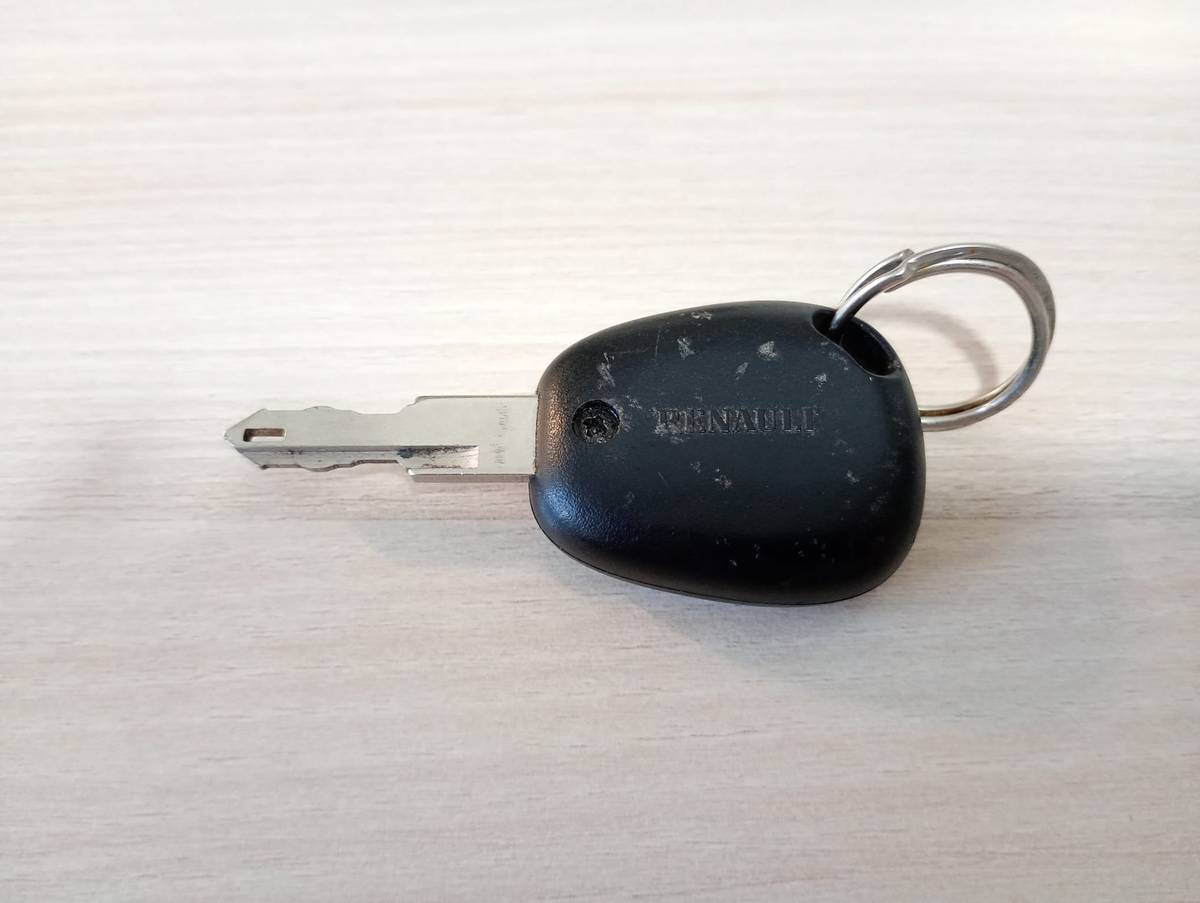 U sokolovny byl nalezen klíček od auta značky Renault. Majitel si ho může vyzvednout na Obecním úřadě Klášterec nad Orlicí, na podatelně. Děkujeme za sdílení a pomoc při navrácení klíčku majiteli!