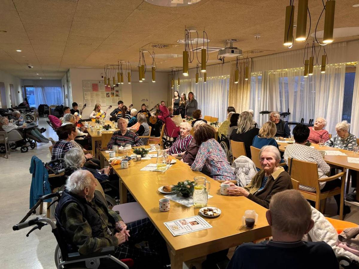 V příspěvkové organizaci Sociální služby Šternberk proběhly adventní slavnosti, které přinesly radost, společná setkání i slavnostní zahájení adventního období.