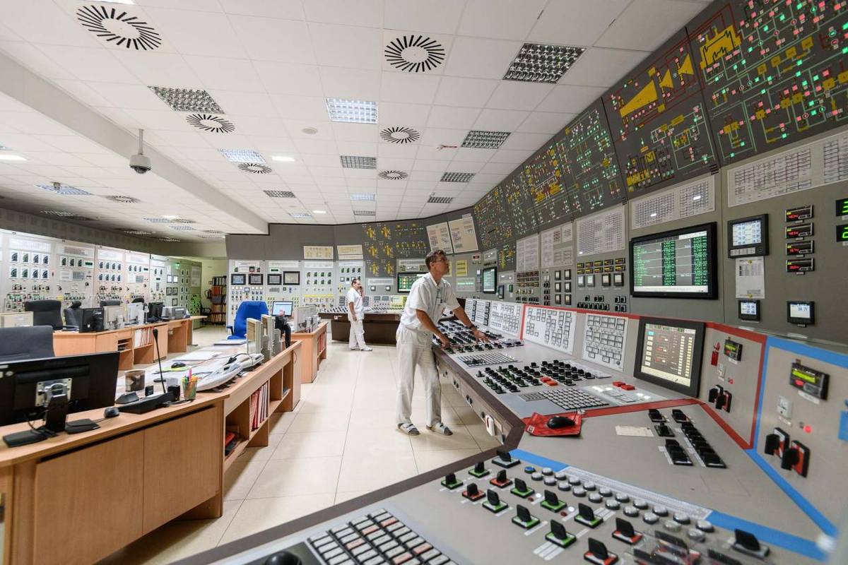 Celkem 29 nováčků včetně čtyř žen nyní zahajuje dlouhodobý výcvik na pozici operátorů jaderných elektráren. Jde o vyšší počet než v minulých letech. Příprava vysoce kvalifikovaného řídícího personálu jaderných elektráren trvá řadu let.