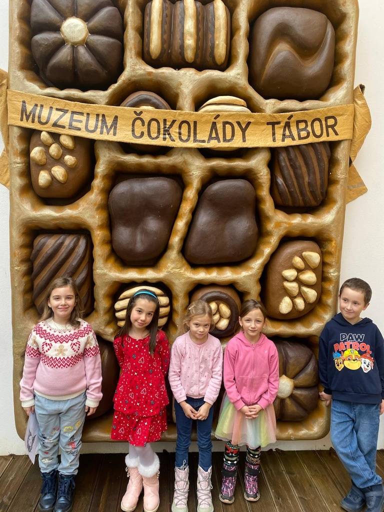 V úterý 2. 12. navštívili žáci 1. A a 1. B Muzeum čokolády a marcipánu v Táboře.