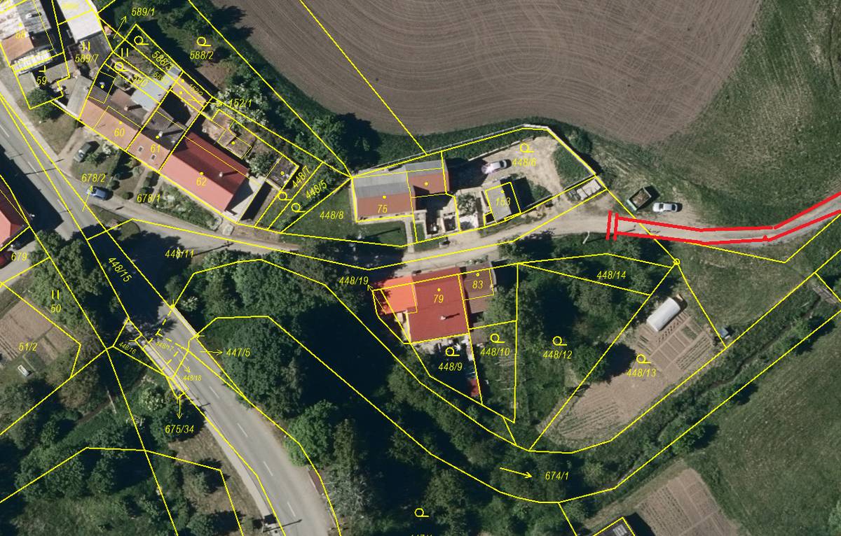 Vážení občané, z důvodu nutné uzavírky komunikace k solárním panelům vás žádáme o zvýšenou pozornost. Tato komunikace, která je na přiložené mapce označena červeně, je zcela neprůjezdná.Žádáme občany, aby na tuto komunikaci nevjížděli autem ani jinak. Uzavírka potrvá do pondělí 8. prosince 2025, do 14:00 hodin. Prosíme vás o striktní respektování značení a děkujeme za pochopení.