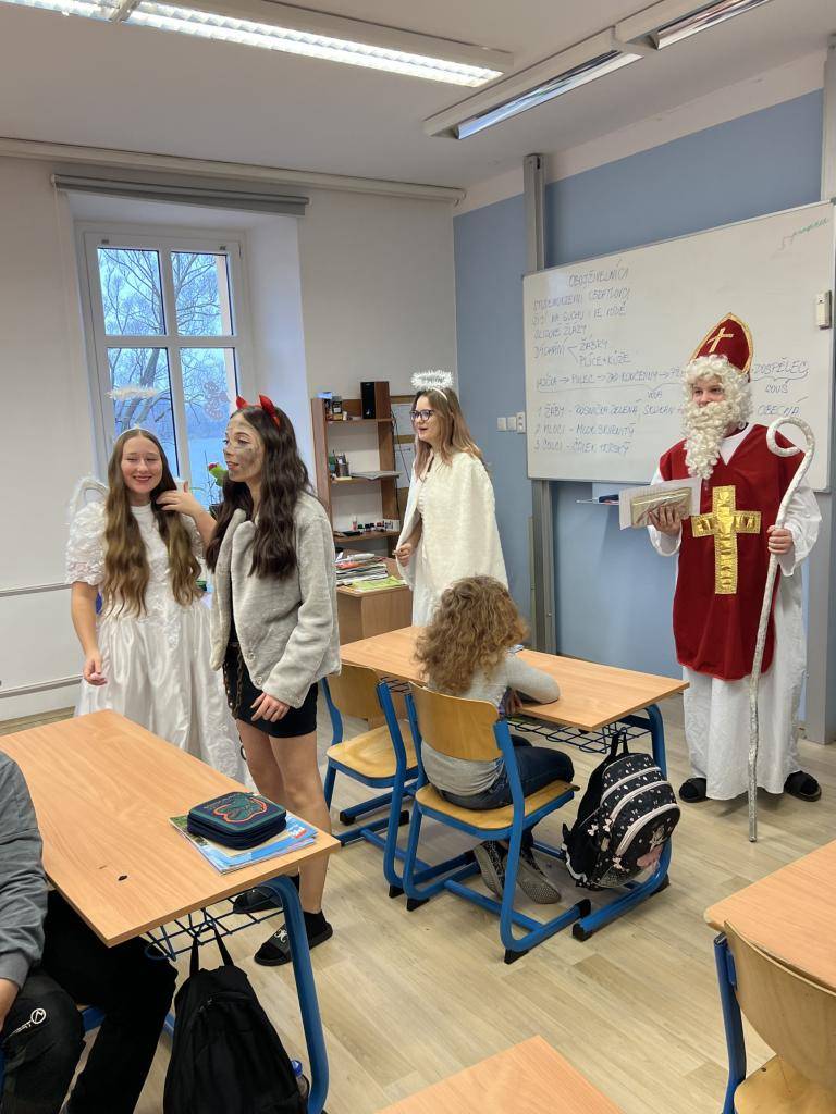 čerti, andélé a Mikuláš pro 1. stupeň ZŠ a MŠ