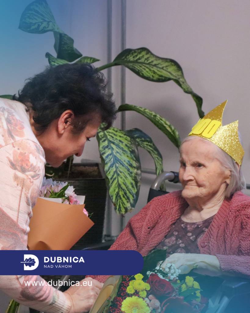 Sté narodeniny predstavujú výnimočný a vzácny míľnik, ktorý si zaslúži osobitnú pozornosť i úctu. V našom meste sme mali tú česť osláviť ho spolu s našou najstaršou občiankou pani Alžbetou Dianovou, ktorá v utorok 2. decembra 2025 v dobrej nálade dovŕšila obdivuhodných 100 rokov.