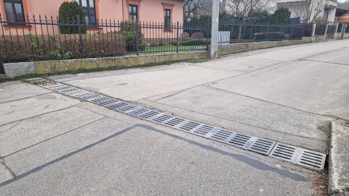 OcÚ Zamarovce oznamuje začatie prác na rekonštrukcii žľabu na ulici Zamarovskej.