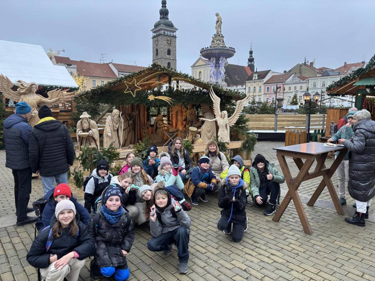 Adventní výlet do Českých Budějovic, návštěva výstavy "Vánoce v pavučince" v muzeu, adventní trhy na náměstí