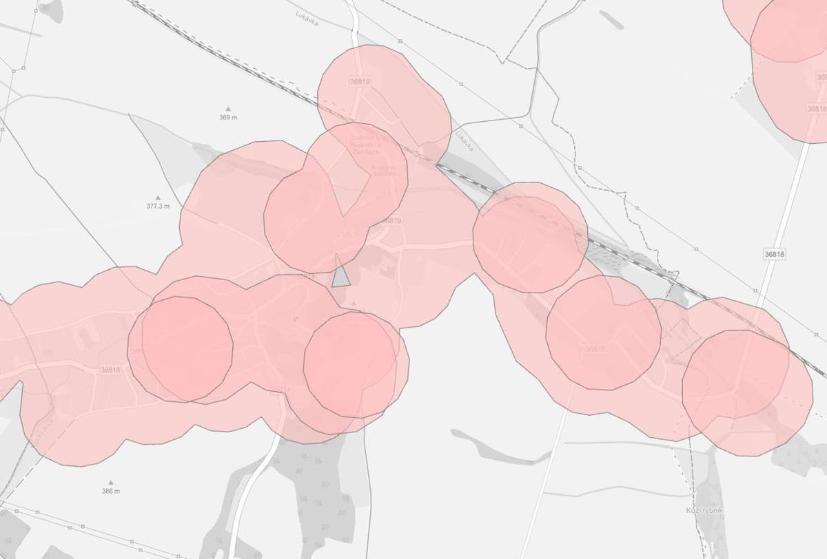 V naší obci je používání zábavní pyrotechniky regulováno veřejnou vyhláškou již od roku 2021, která doposud povolovala možnost použití pyrotechniky pouze na Silvestra.