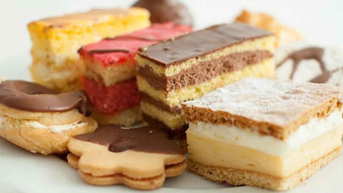 Cukráreň Alžbetka z Novej Bane bude v pondelok 22.12.2025 robiť rozvoz objednaných zákuskov v našej obci.  K tomuto dňu je možné nahlásiť si LEN individuálnu objednávku s dovozom domov na tel. č 045/6856707.